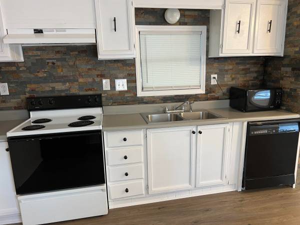(2712) Remodeled 4 Bed/3 Bath  -Mother-in-law Suite in Surfside Beach 1