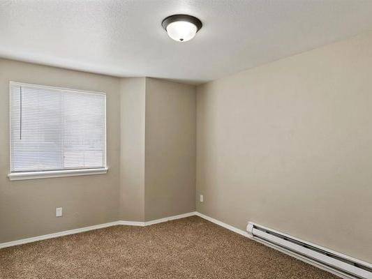 $1,449 / 2br - 906ft2 - Exclusive 2 BR Homes with Easy Access to Downtown!63794970486915124