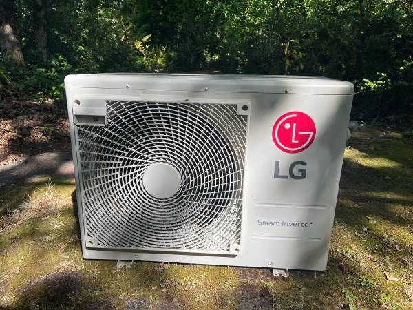 LG 24,000 BTU 3 Zone Mini Split 1