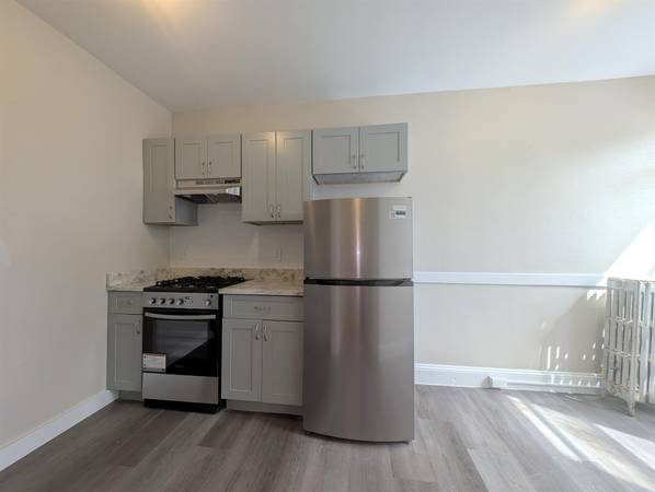 $2,375 New Kitchen & Bathroom ** Heat & Hot Water Included ** Easy to Red T (Cambridge \ Porter Sq. \ Davis Sq.)63828557601667122
