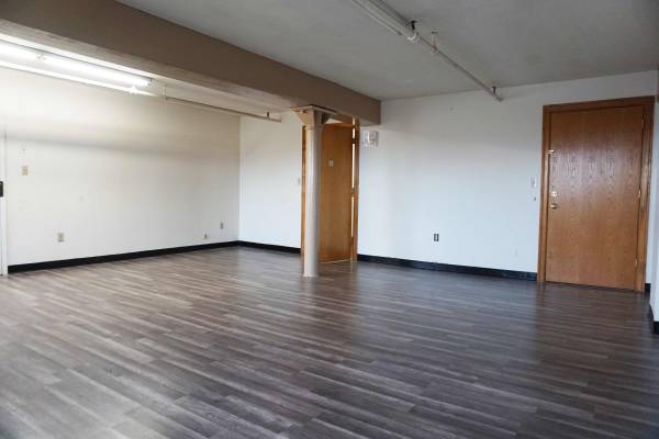 $350 / 300ft2 - Affordable Office Space 24/7 Access Conference Room & Parking (Lawrence)63996549302147124