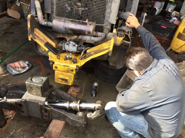 Mobile forklift mechanic 1