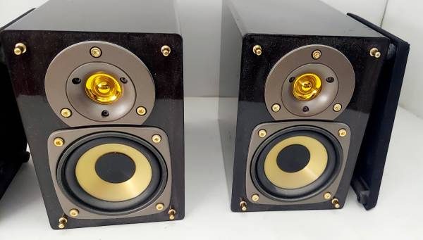 TEAC LS-H100 Mini Reference Speakers 1