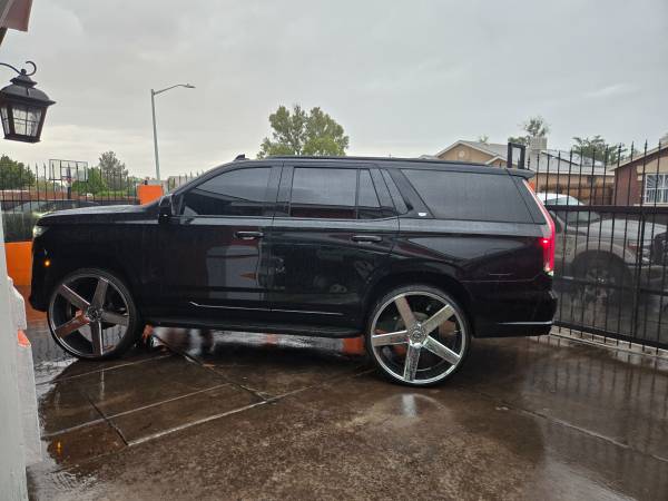 2021 escalade o  30s 1