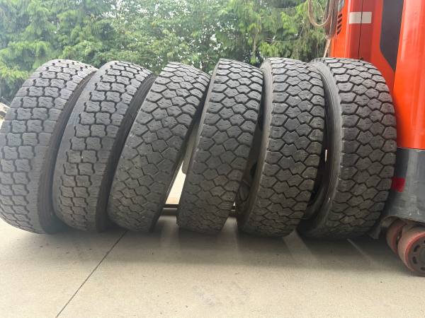 6  225/70R19.5  on F550 steel wheels 4 Goodyear 2  Hercules Tires 1
