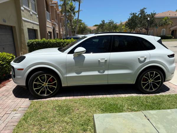 Alquiler: Porsche Cayenne S TURBO GT 2024 - $500 (Miami)63479582715779124
