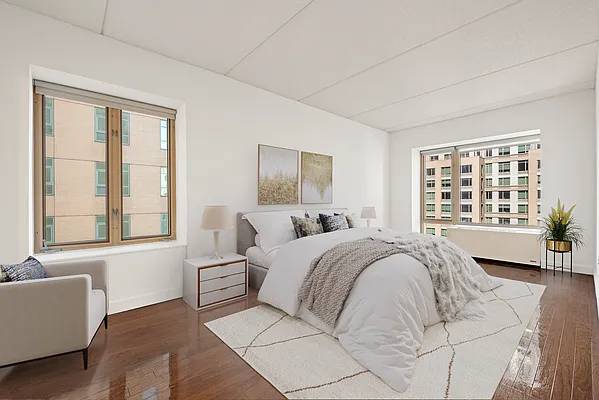 Spacious and Modern Studio! 1