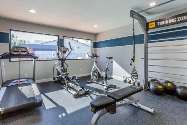 $1,012 / 1hab - 616ft2 - ¡Hogares Mejorados! Ubicación Perfecta, Dos Piscinas, ¡Nuevos Electrodomésticos de Acero Inoxidable! (Glendale)63623945312513121