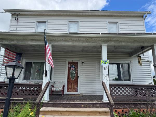 4 Bedroom 2 bath double lot 1