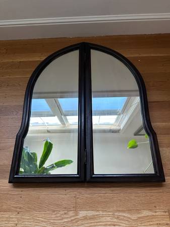 Bifold Arched Vanity Mirror 1