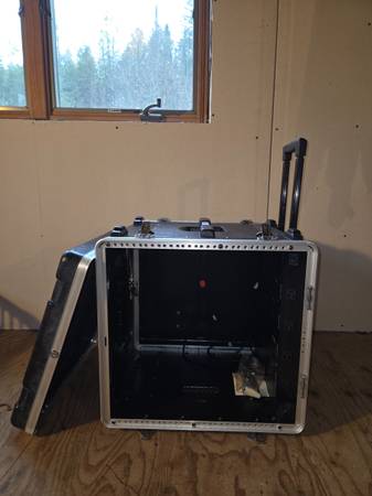 Gator powered locking rack road case 1
