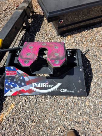 Pullrite 5th Wheel Hitch 1