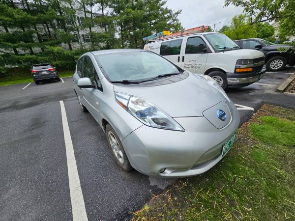 2012 Nissan Leaf ☆☆☆ - $3,900 (South Burlington)63622657859203120
