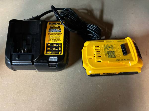 Dewalt 20v max xr battery and charger - $40 (Dillsburg)