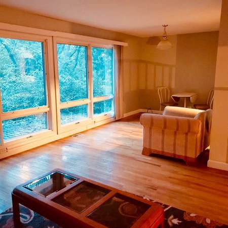 $640 Large Private Bedroom with walk in closet avail for immediate Move-in (Schaumburg/Hoffman Estates border)63898732814723121