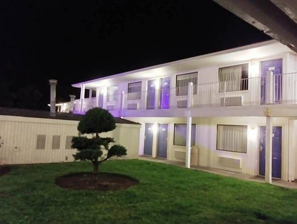 $500 / 1br - NEW WEEKLY RATE - Kids Stay for FREE! All-Inclusive with WIFI, TV, AC (Seattle South)63814661134721121