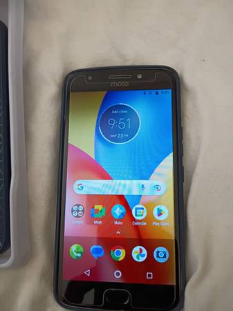 Motorola E4+ 1