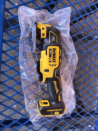 DeWALT Multi-Tool/Oscillating Tool New 1