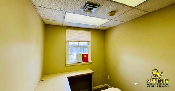 $425 Office Space In Derry 250SF for $425 (Derry)63931659792387122