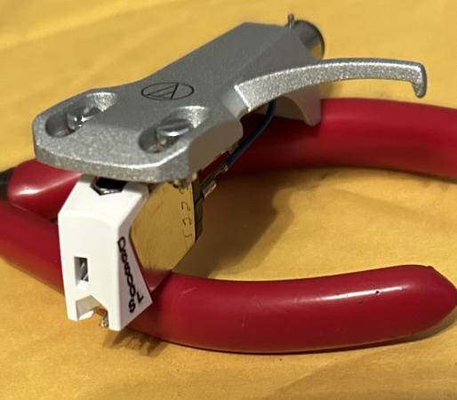 Audio Technica Headshell with Stanton 681 1