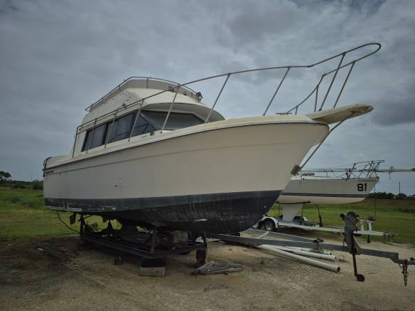 Carver 28' Mariner 1