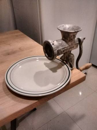 Heavy-duty Meat Grinder 1