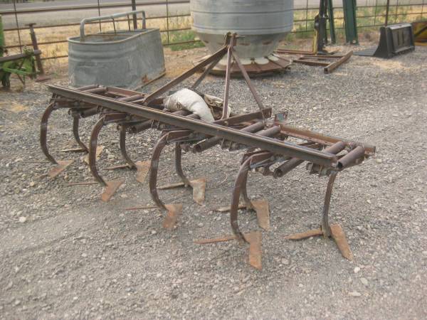6ft Spring Loaded Chisel Plow / Cultivator 1
