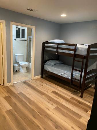 $700 / 3br - 1500ft2 - vivienda compartida asequible (Los Ángeles)63952929948418123