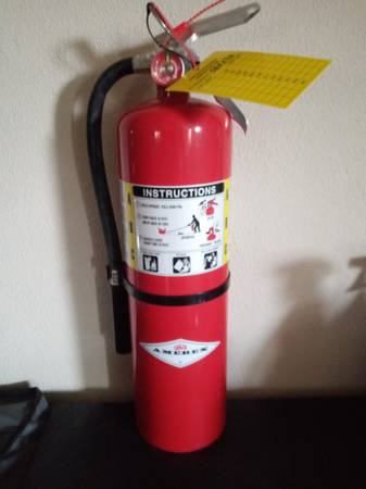 10lb like new Full Fire extinguisher ABC - $50 (Near lake Arlington)63471288525569121