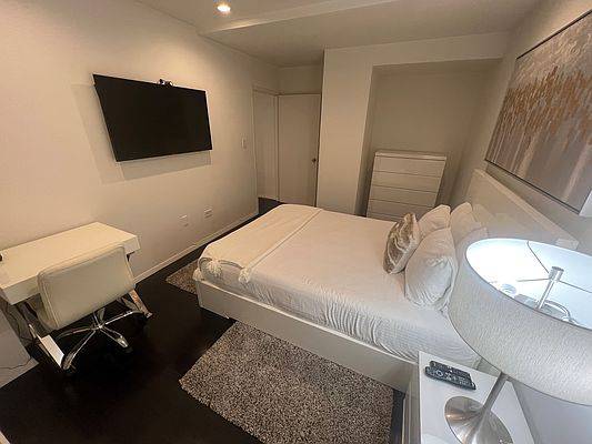$1,645 / 1br - Offering both style and functionality of Unmatched Luxury (Midtown West)64033800886657120