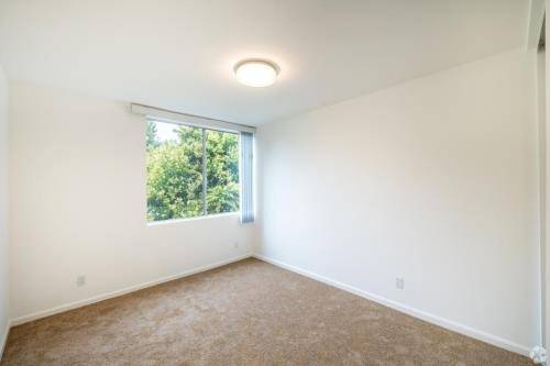$2,155 / 1br - 715ft2 - $1,500 BONUS! Spacious 1BR w/ Fireplace + Patio (Woodland Hills)63840114640515124