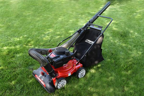 Troy-Bilt CSV060 Yard Vacuum/Chipper/Shredder 1