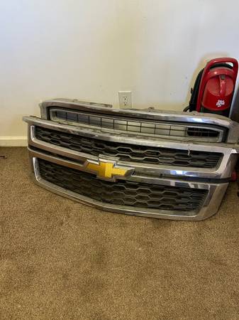 2017 Chevy Tahoe grille 1