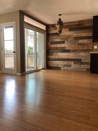 $3,025 / 2br - 1018ft2 - 3856 Groton Street #3, Viewpoints in Point Loma63657260358657120