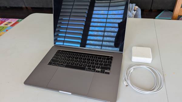 Apple MacBook Pro (2019) 16" Intel Core i9 16gb RAM 1tb SSD 1