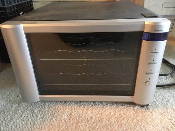 Intertek SC-08S Thermoelectric 8 Bottle Wine Cooler/ Wine Cellar 1