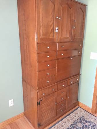 Multi piece modular wall storage unit (hutch) 1