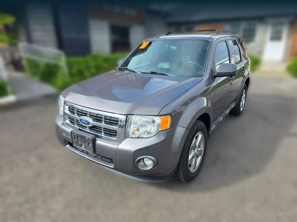2011 Ford Escape - Financing Available! Carfax, come see us today. 1