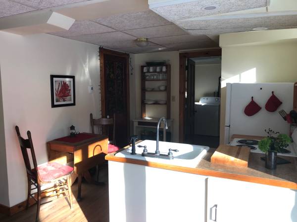 $1,250 / 450ft2 - Private studio/bath/kitchenette (utilities/wifi included) (Waitsfield/Mad River Valley)63784640036993124