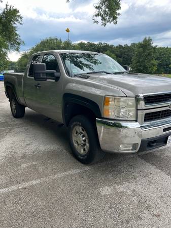 2009 Chevy Silverado HD 2500 4x4 - $7.575 (North Riverside)63494064781443121