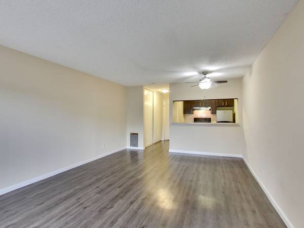 $2,485 / 2br - 851ft2 - GESTIÓN EN EL LUGAR, ESTACIONES PARA ASAR, ALBERCA CALENTADA (hayward / castro valley)63826178124929120