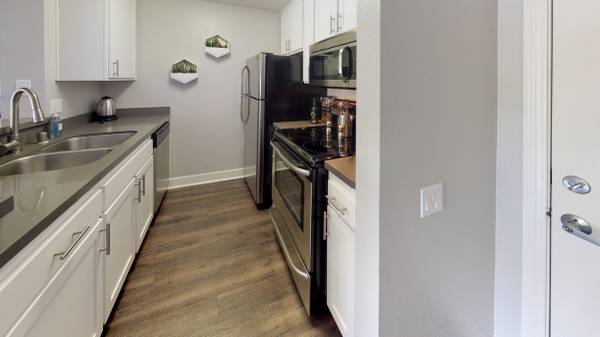 $3,235 / 2br - 797ft2 - Fabulous 2bd/2ba with Tennis, Theater Room, and MORE Amenities! (Sherman Oaks)63857624724867121