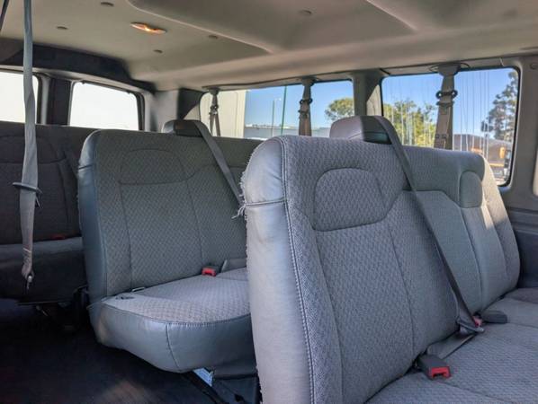 2018 GMC Savana 3500 Extended - Photo 10