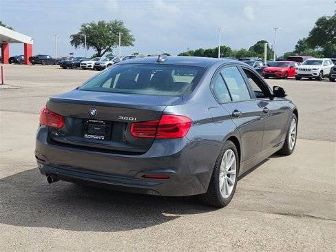 2018 BMW 320i 1