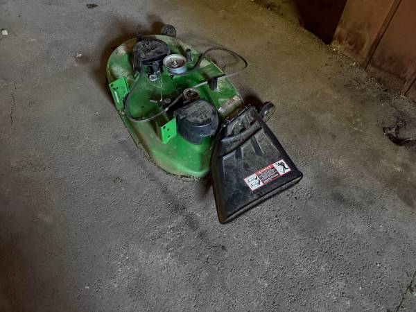 42” John Deere Deck Virtually New Parts 1