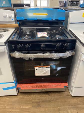 GE 4 burner Gas Range Black & Stainless Full Manufacturers Warranty 1