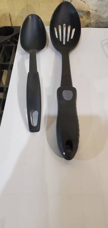 2-Piece Kitchen Spoon Set – Solid & Slotted Nylon Serving Spoons 1