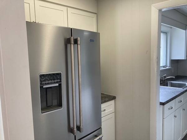 $2,900 / 3br - Well maintained 3 bedroom, garage plus 1, WD hookups in unit (Watertown)63817587250307122