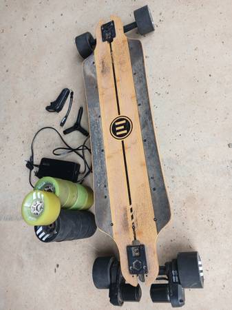 EVOLVE BAMBOO GTR ELECTRIC SKATEBOARD 1