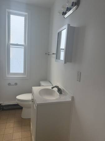 $2,500 / 2br - 9999ft2 - REVERE / BOSTON NEWLY RENOVATED 2 BEDROOM UNIT- PARKING SPOT INCLUDED!63828338098051123